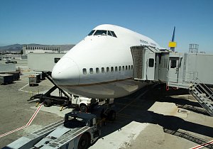 747 at the gate